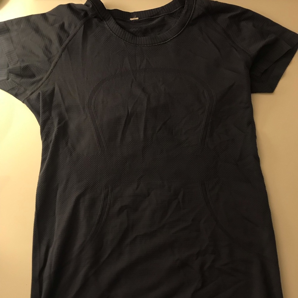 Lululemon navy swiftlytech short sleeve crew